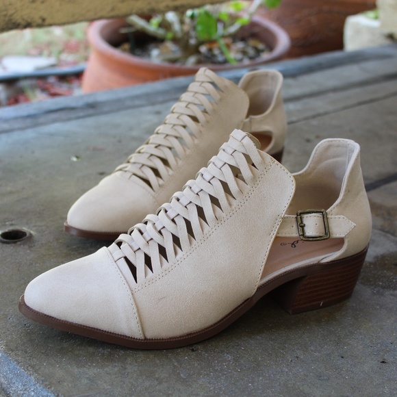 📣LAST PAIR/The Xaylah// Stone caged ankle bootie - Picture 3 of 8